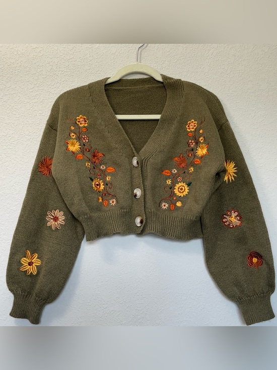 ROMWE Sweaters - Green Cropped Floral Embroidered Cardigan womens small balloon sleeves grandma